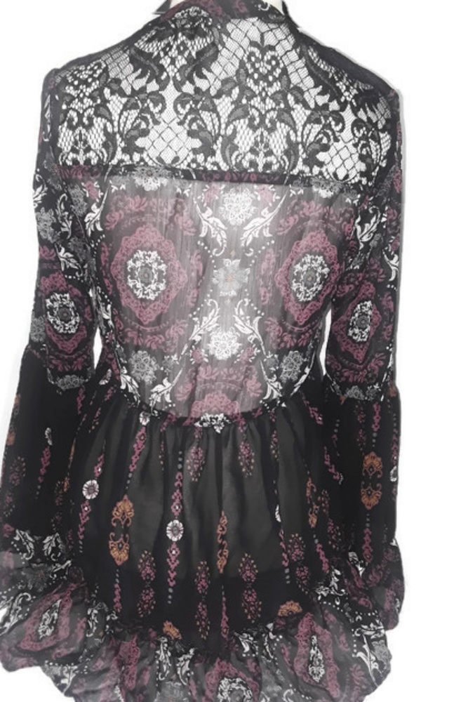 Knox Rose boho black floral hi-low bell sleeve top - Picture 2 of 8
